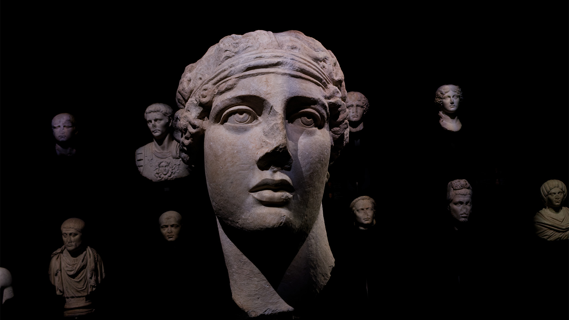 Head of Sappho Sculpture - Η Κεφαλή της Σαπφώς